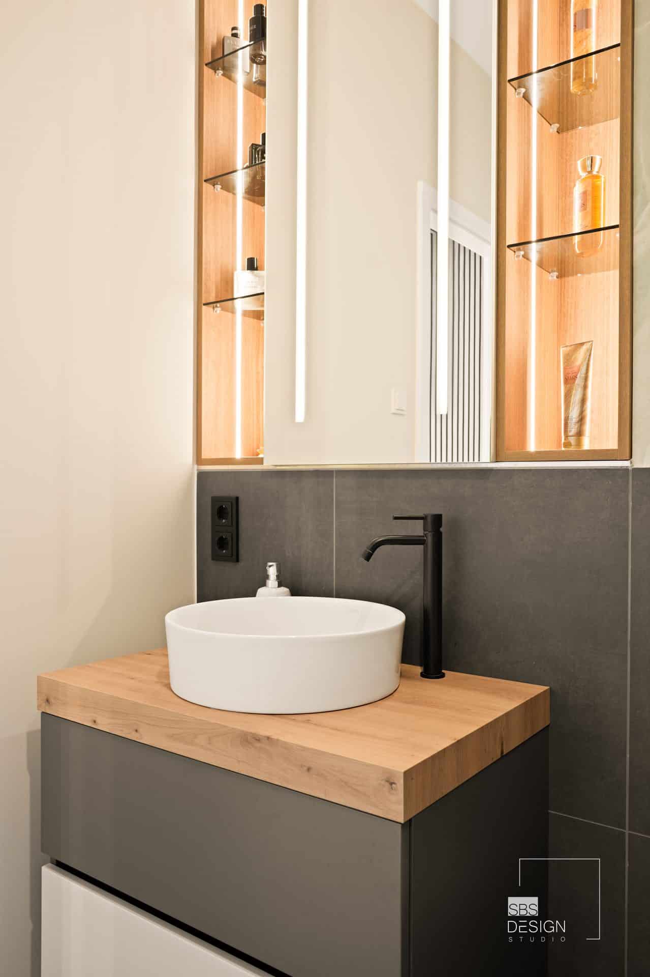 Mobilier baie cu corp inalt